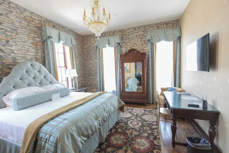 P.A. Smith Hotel