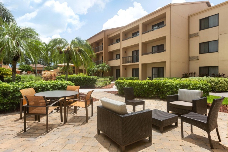 Standard Double room with courtyard view
