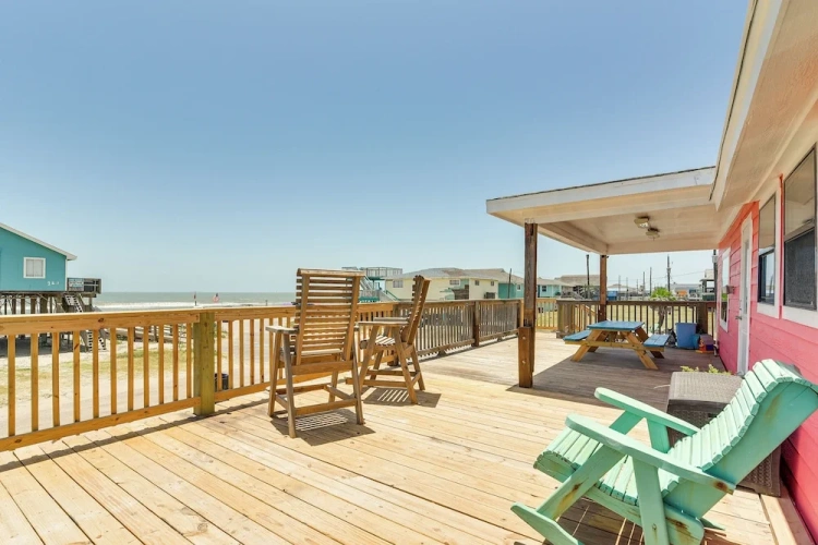 4 Bedrooms Cottage with balcony