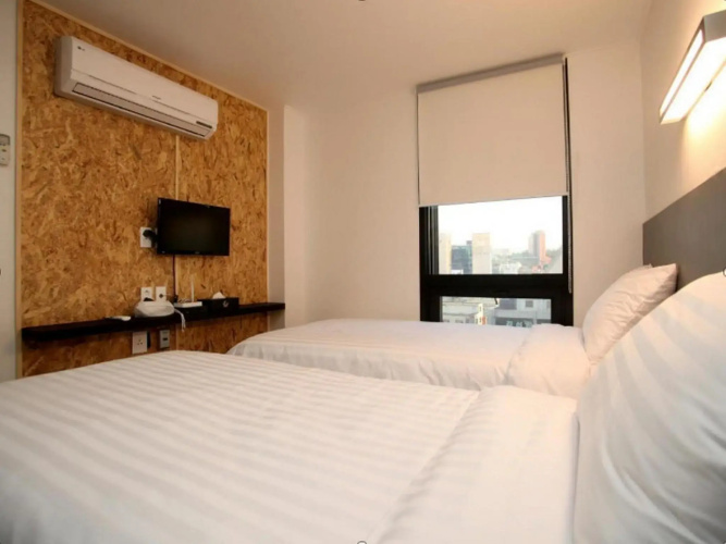 KSTAR Metro Hotel