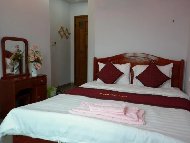 Tuyen Son Hotel
