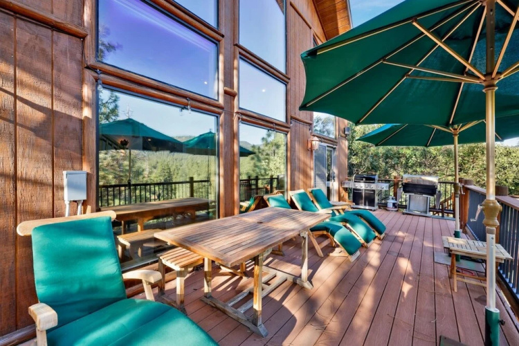 2046-menlo Manor 4 Bedroom Home by Redawning