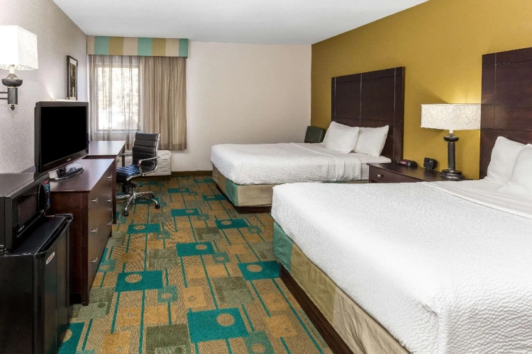 Deluxe Quadruple room