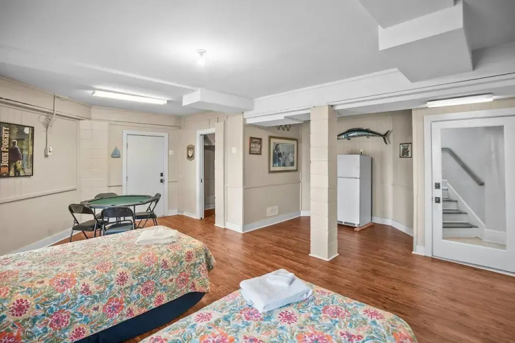 Elegant, Marsh-front 5-bed, 4-bath Home, Sleeps 12