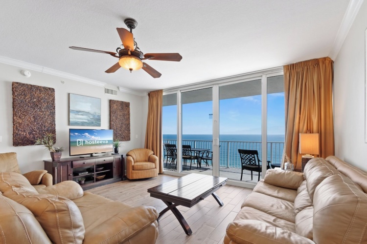 3 Bedrooms Standard room with balcony and beachfront