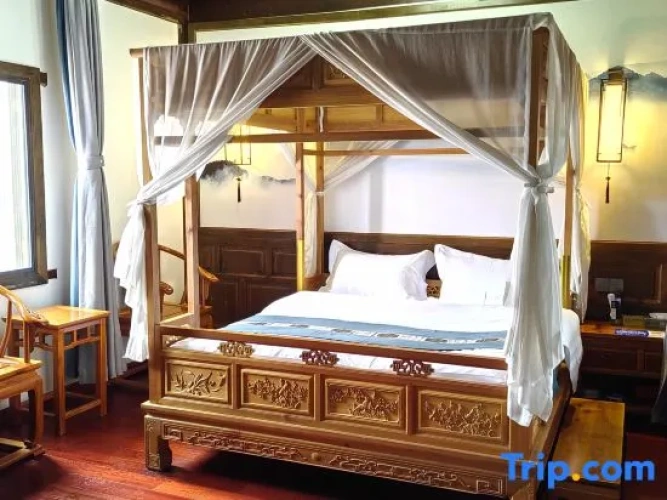 6 Bedrooms Bed in Dorm
