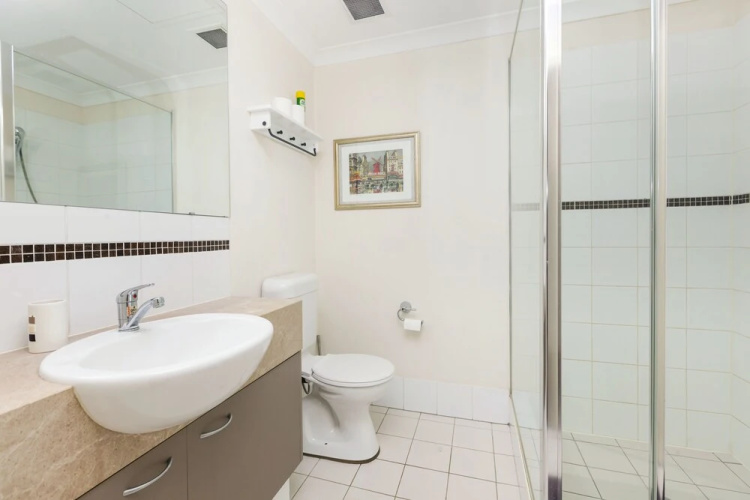 Executive Spacious Inner City Apartment