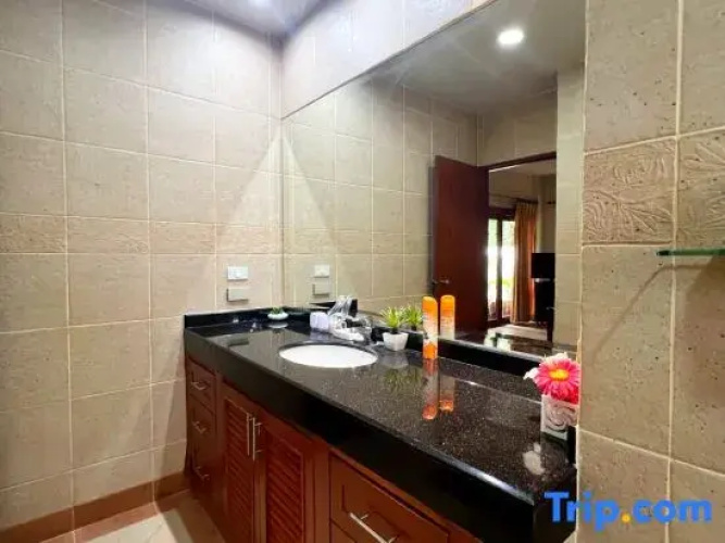 Luxury 3-bedroom villa with big pool in Rawai