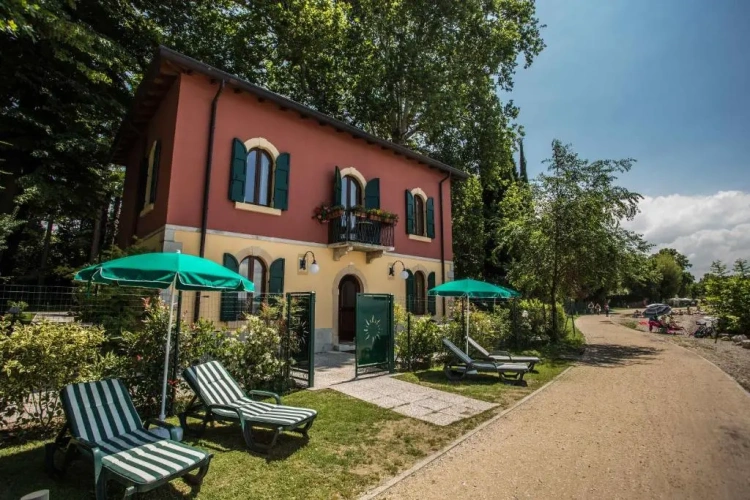 Deluxe Triple room with lake view