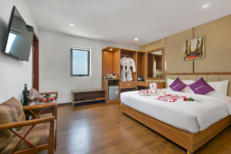 Lavender Riverside Hotel