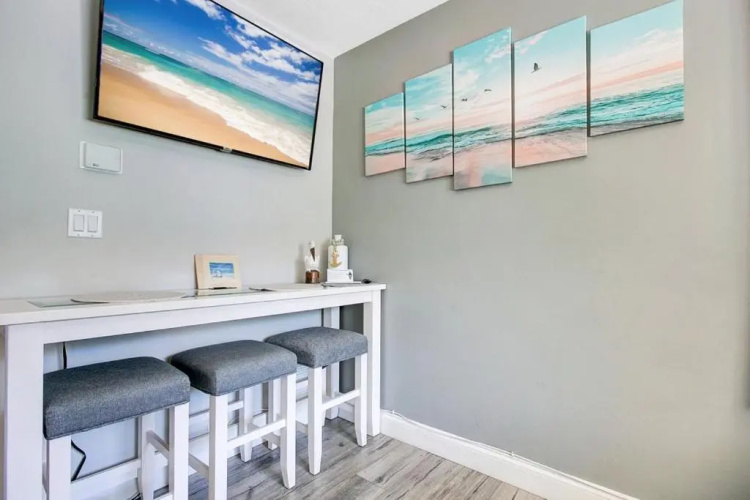 Five Palms Suite 103 - Daily - Weekly - Monthly