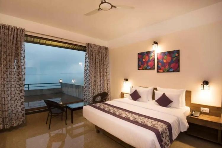 Suite with balcony