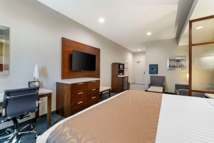 Best Western Plus Gardena Inn & Suites photo 6