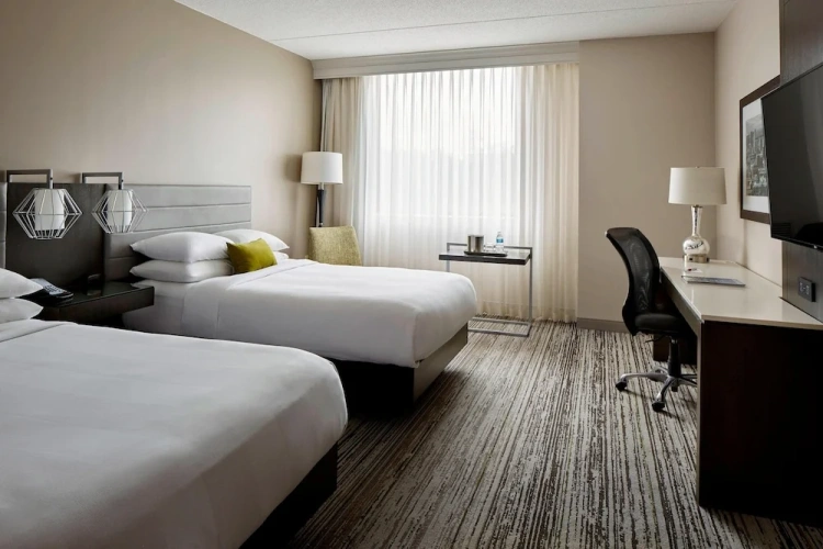 Standard Quadruple Club room