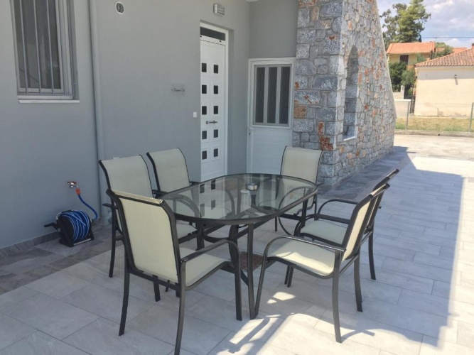 2 Bedrooms Quadruple Cottage