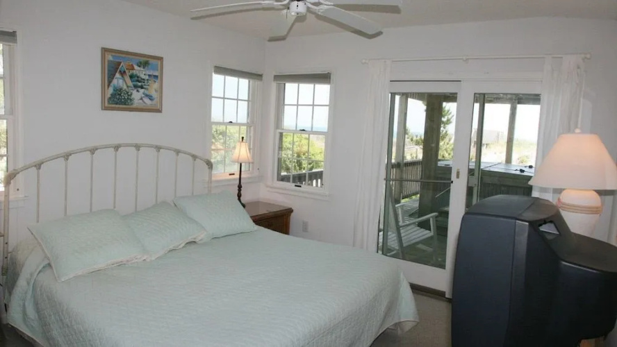 Cutty Sark - 6 Br home by RedAwning