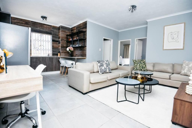 2 Bedrooms Apartment