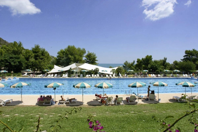 Pugnochiuso Resort