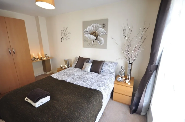 3 Bedrooms Apartment