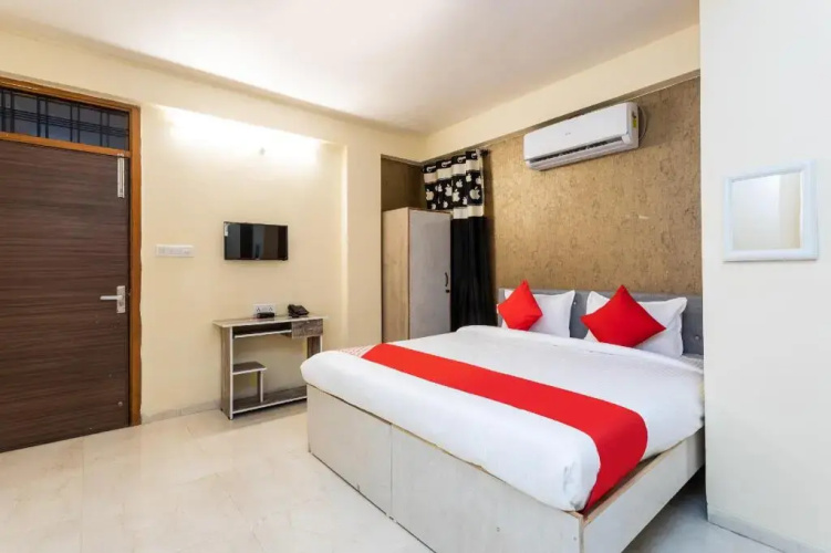 Hotel Kiran Shri By OYO Rooms
