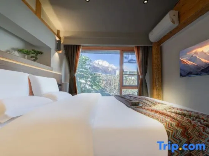 Standard Double room with view