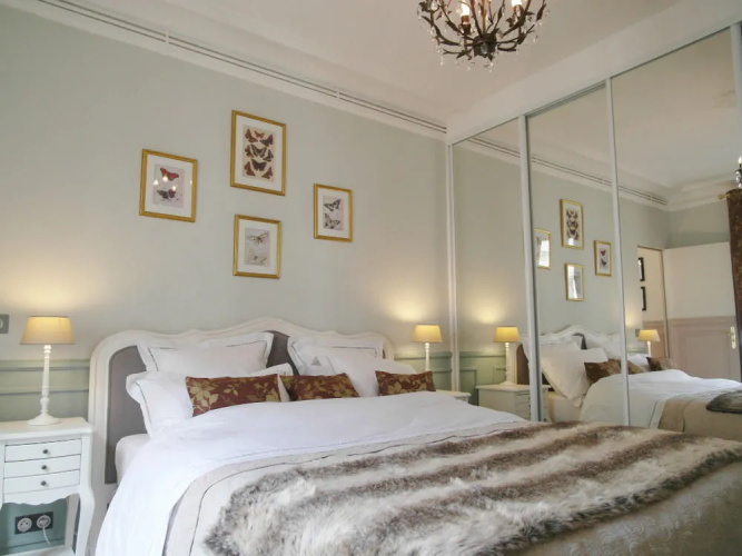 Louvre Elegant ChicSuites
