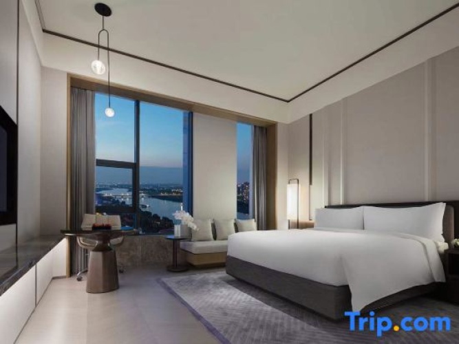 Executive Double room with river view
