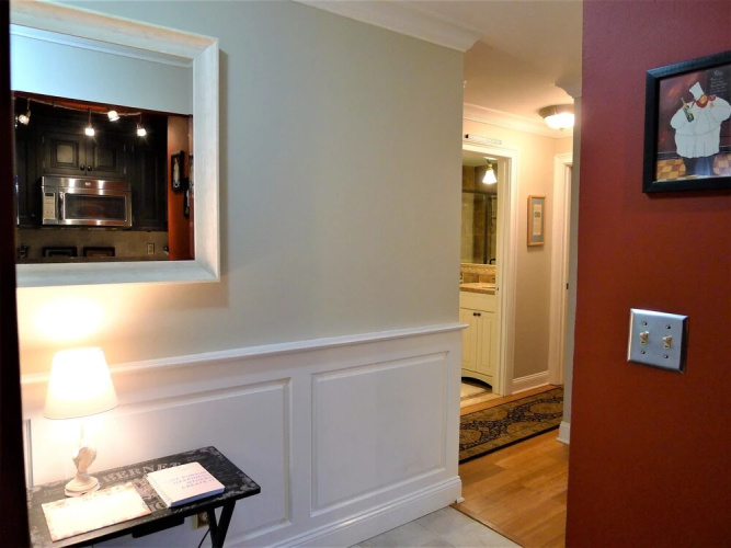 112 Chilton - 2 Bedroom Condo