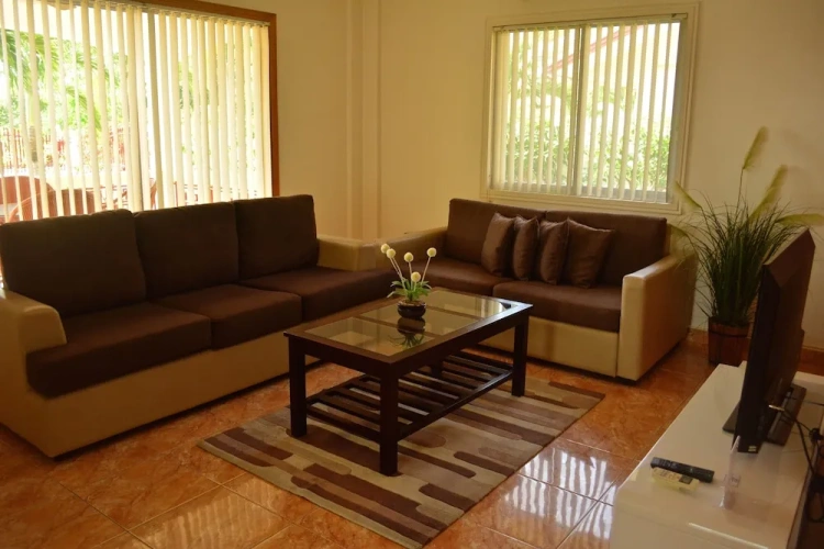 2 Bedrooms Bungalow