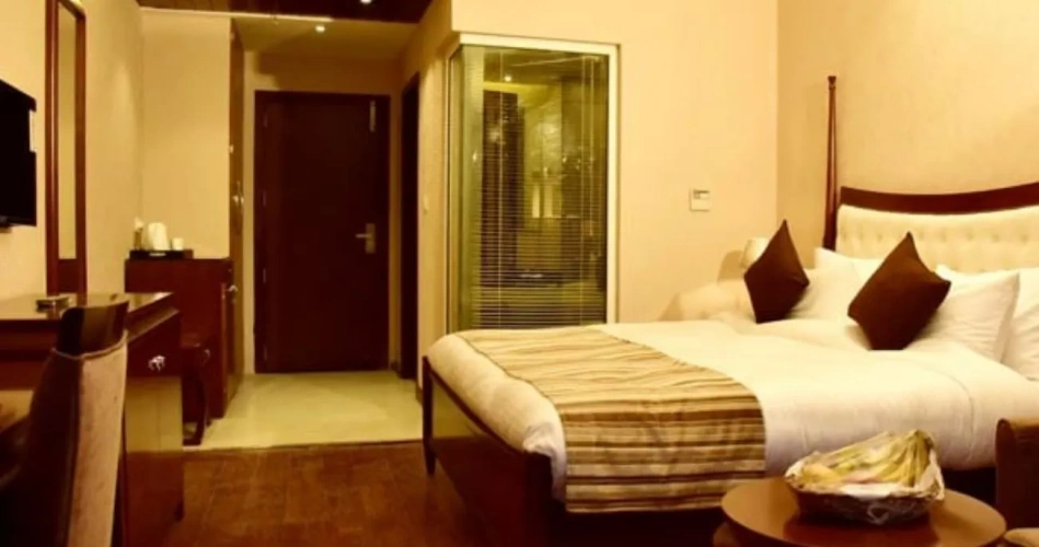 Premium room with land view