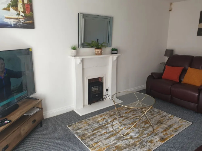 3 Bed House With Parking in Lighthorne Heath