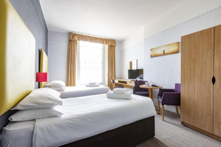 Standard Twin room with sea view