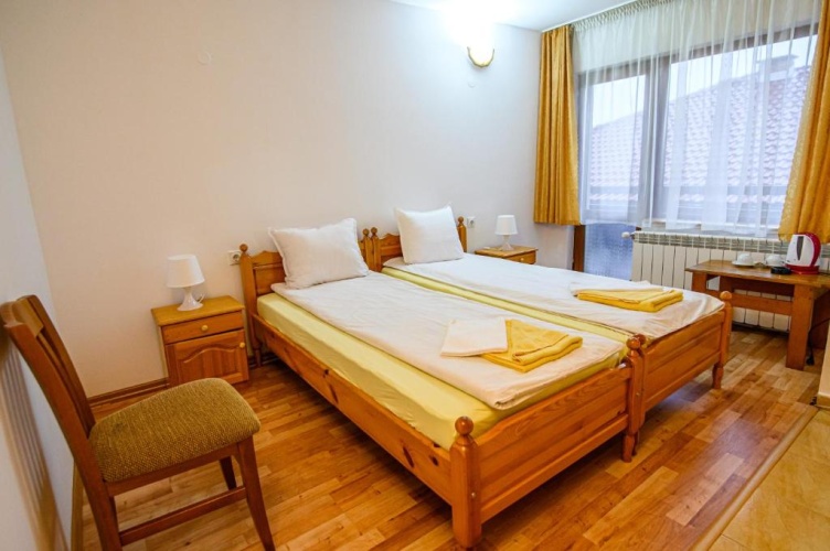 Standard Twin room with balcony