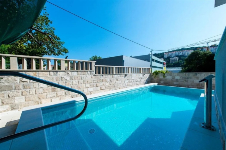 Apartments Aura