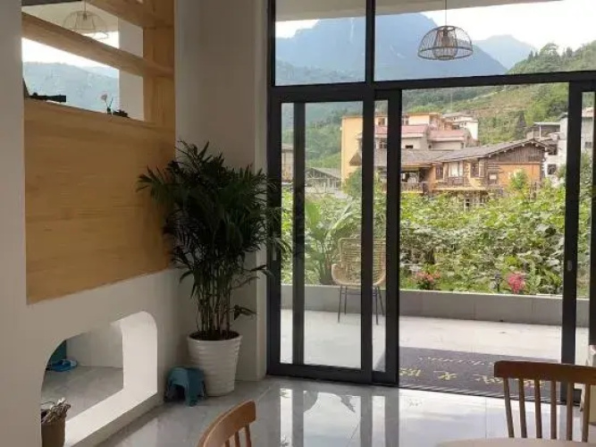 Wenchuan Shili Qingshan Homestay