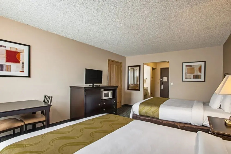 Quality Inn & Suites Pacific Seattle