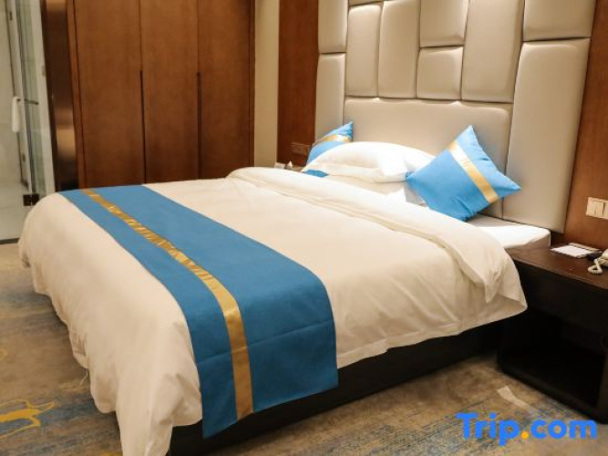 Gongqing Yayue Hotel