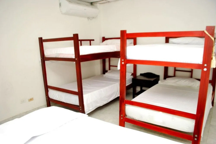 Azalea Hostal