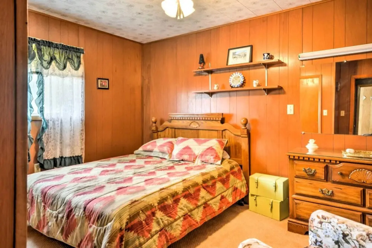 Bright Springer House w/ Hammock & Orchard Views!