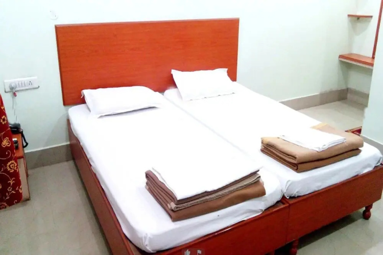 Goroomgo Kashi Inn Varanasi