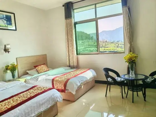 Jiangling Scenery Inn