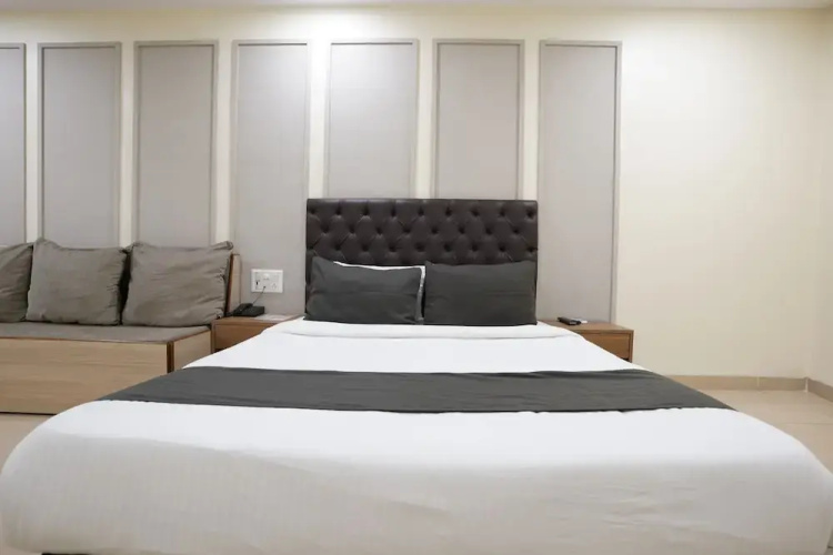 U Life Hotel
