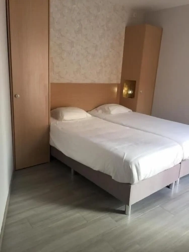 Standard Twin room with balcony and with courtyard view