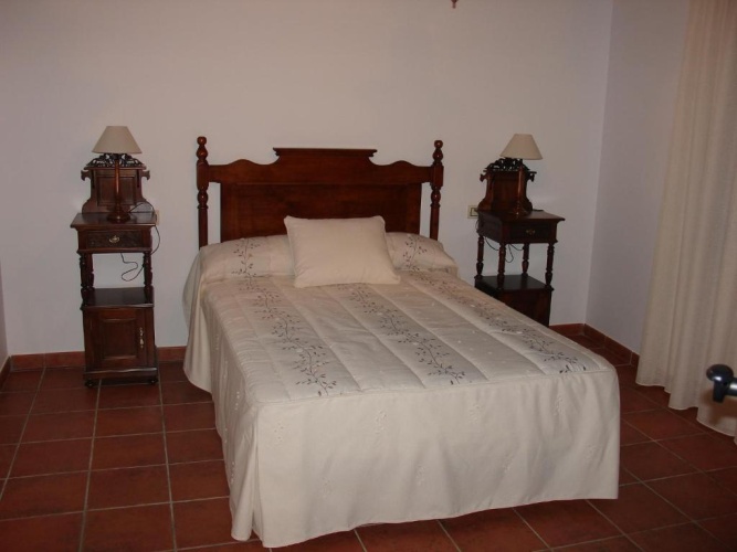 5 Bedrooms Cottage