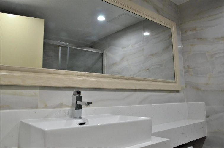 Lic Plaza Hotel