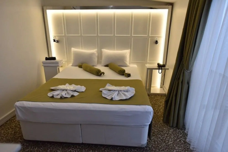 Safari Hotel
