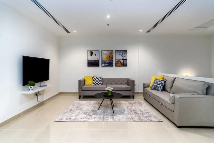 3BR Townhouse w Private Pool
