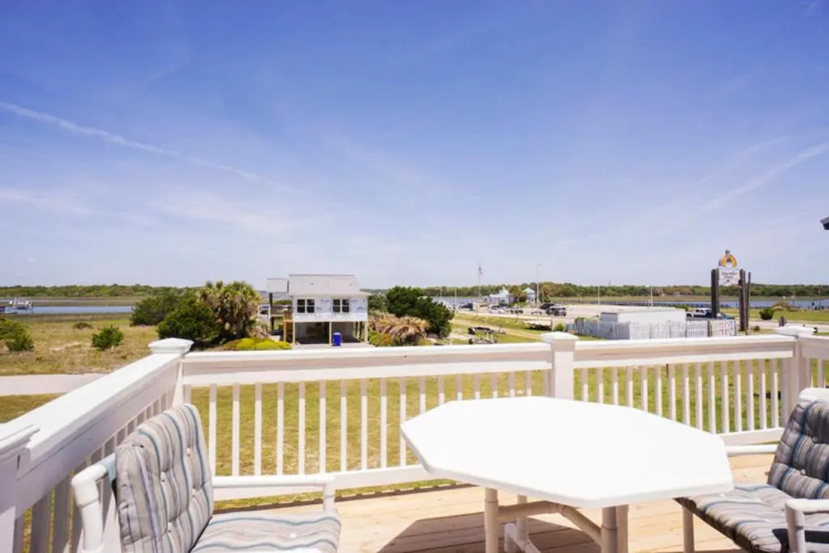 Shorebird by Oak Island Accommodations