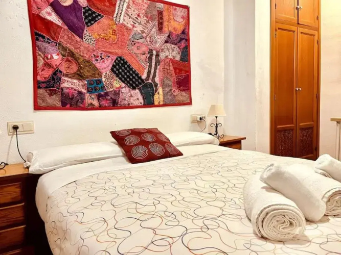Charming, spacious Albayzin apartment