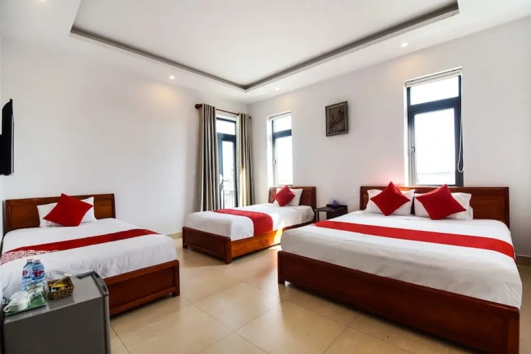 Deluxe Quadruple room with balcony